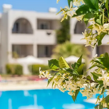 Resort Bay Lardos